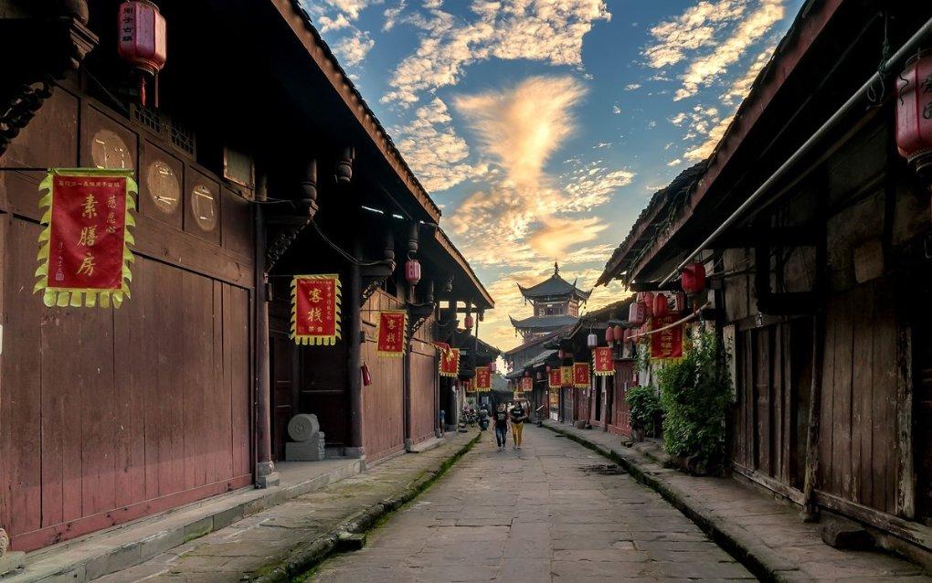 张馨月又被嘲模仿吴千语!照片一出网友惊呆,本尊忍不了正面回怼